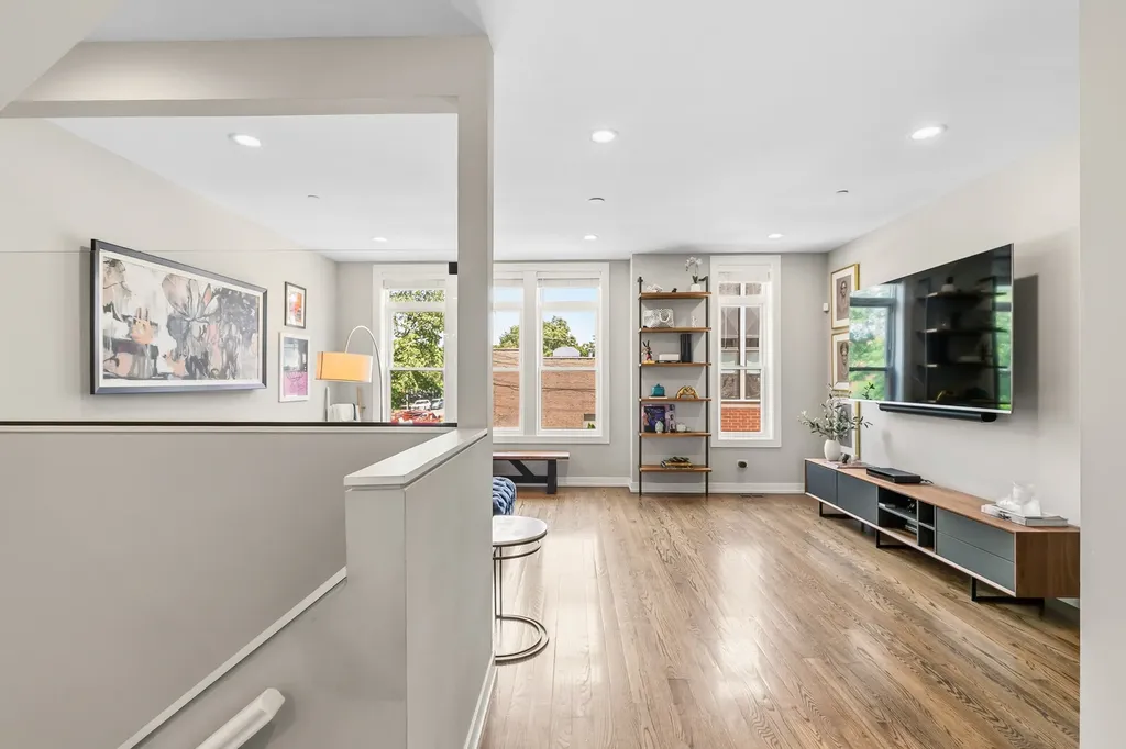 2241 West Coulter Street Chicago IL 60608
