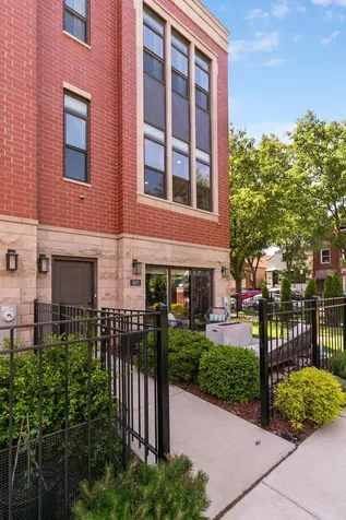 2241 West Coulter Street Chicago IL 60608
