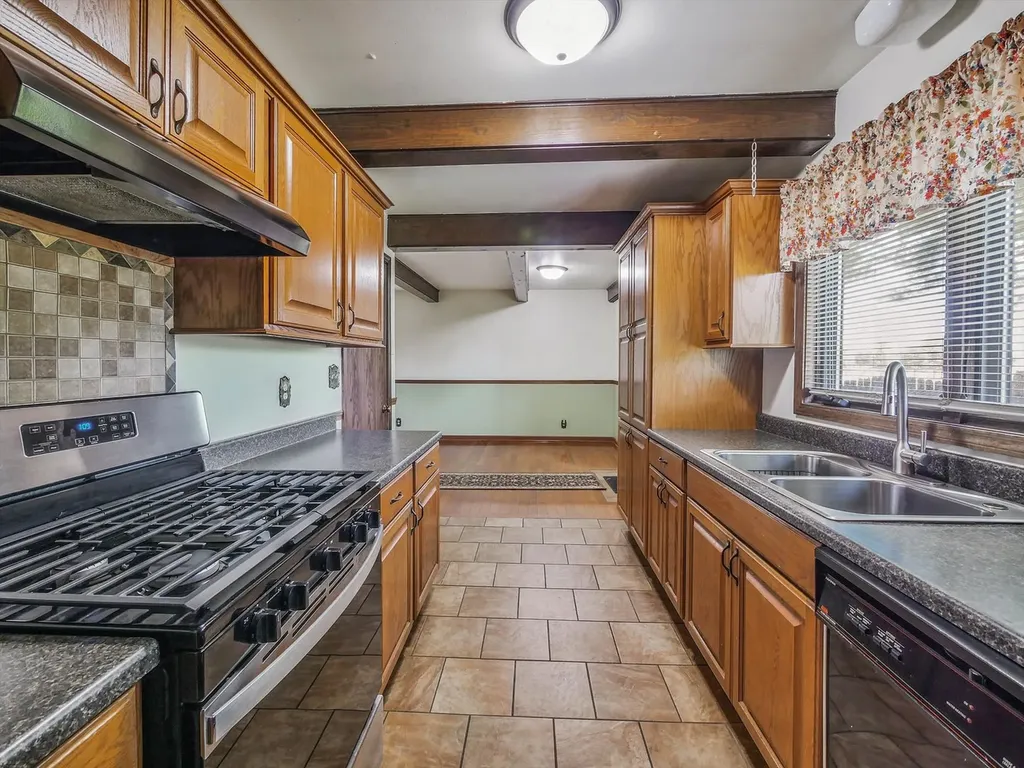 1911 Ash Court Aurora IL 60506