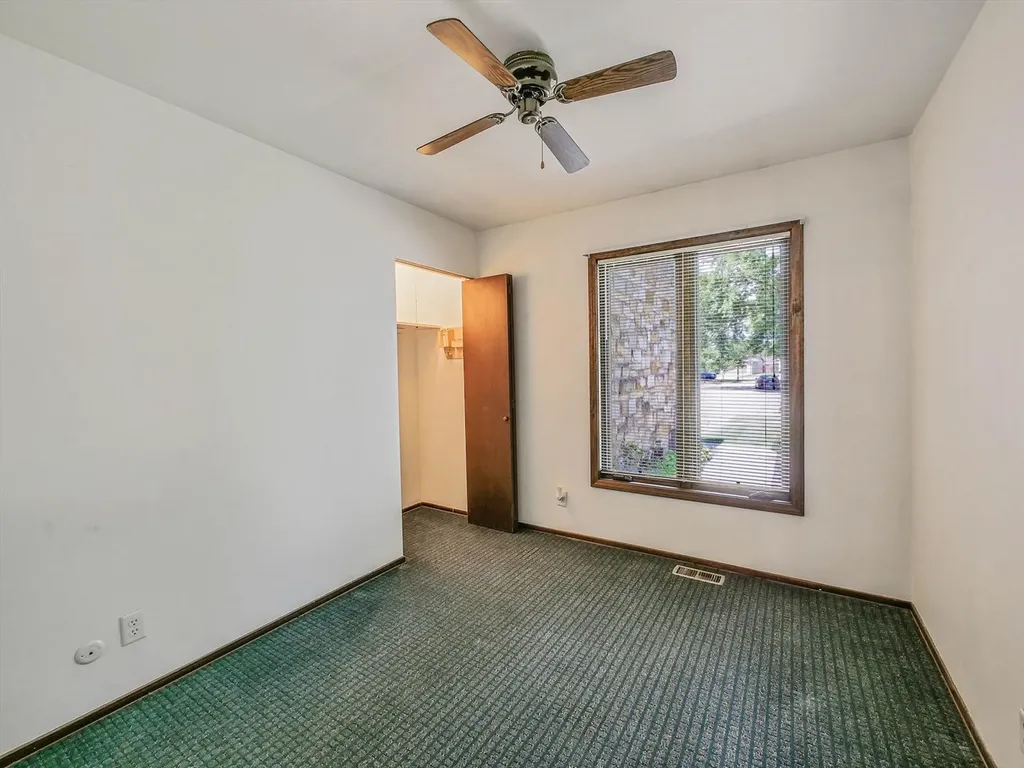 1911 Ash Court Aurora IL 60506