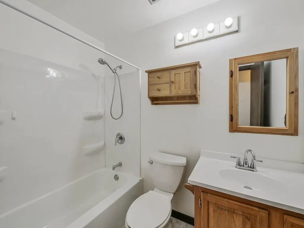 1911 Ash Court Aurora IL 60506