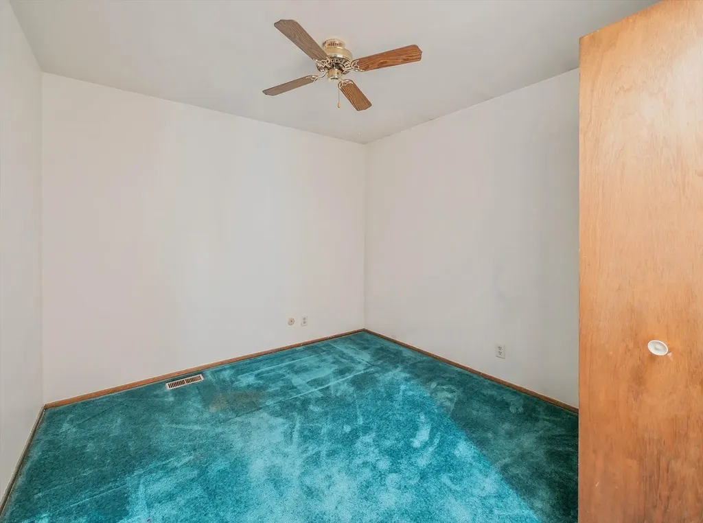 1911 Ash Court Aurora IL 60506