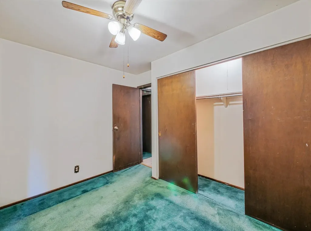 1911 Ash Court Aurora IL 60506