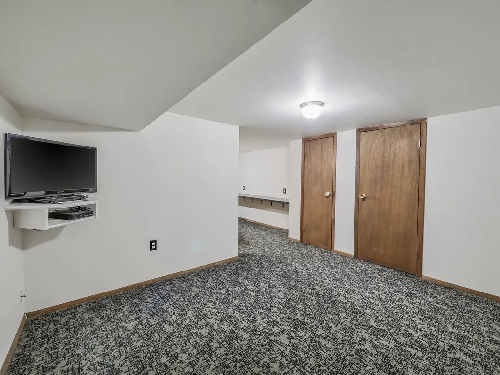 1911 Ash Court Aurora IL 60506