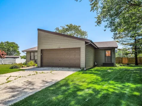 1911 Ash Court Aurora IL 60506