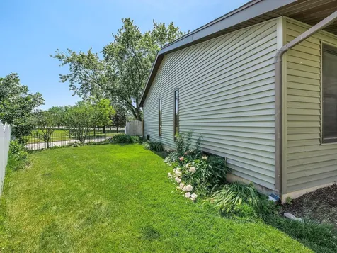 1911 Ash Court Aurora IL 60506