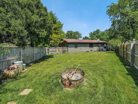 1911 Ash Court Aurora IL 60506