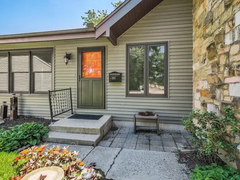 1911 Ash Court Aurora IL 60506