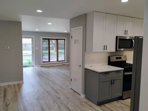 384 Bianco Drive Elk Grove Village IL 60007