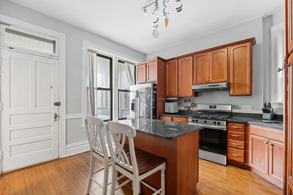 3551 North Reta Avenue Chicago IL 60657