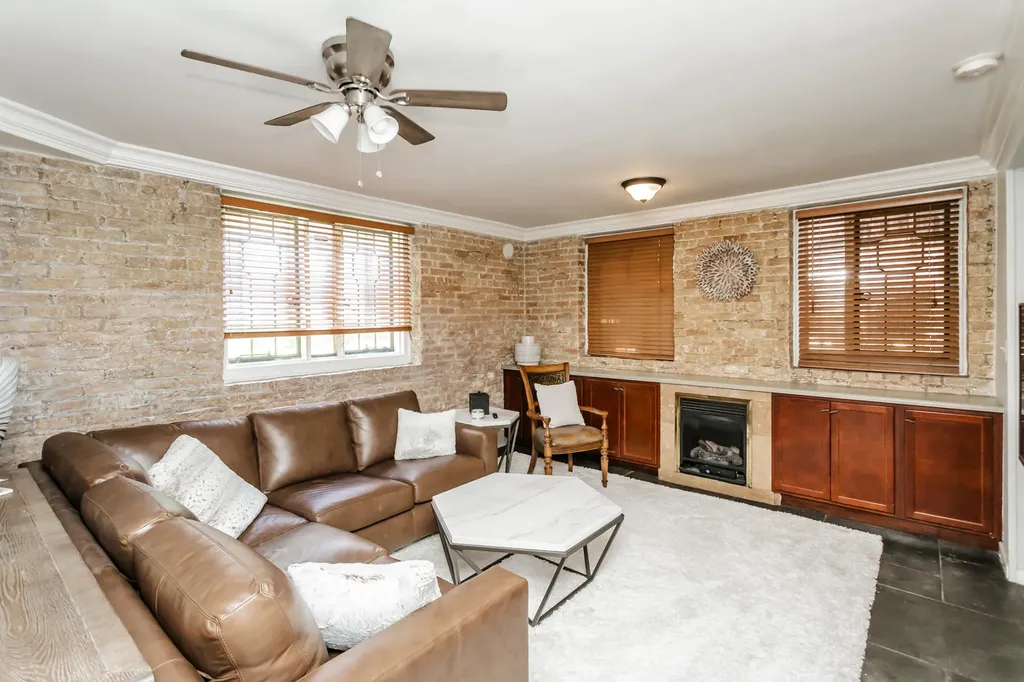 445 West Fullerton Parkway Chicago IL 60614