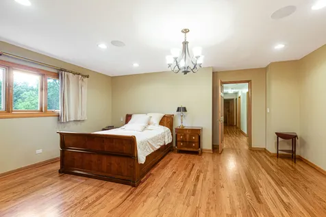2665 Crestwood Lane Riverwoods IL 60015