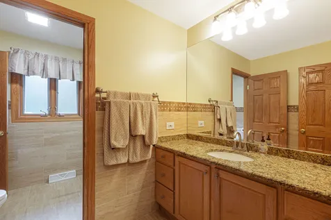 2665 Crestwood Lane Riverwoods IL 60015