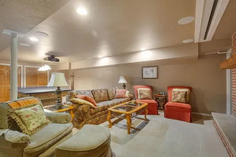 2665 Crestwood Lane Riverwoods IL 60015