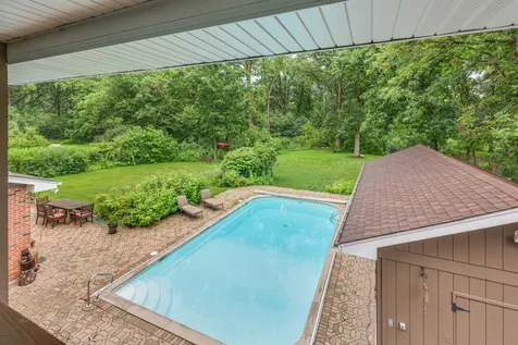2665 Crestwood Lane Riverwoods IL 60015
