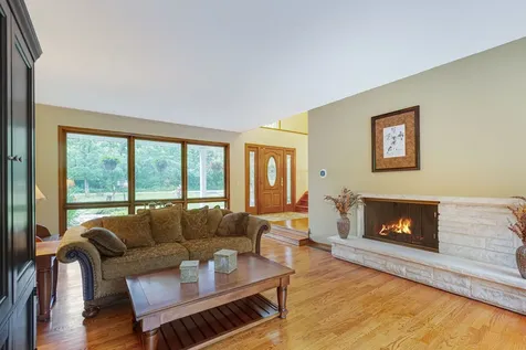 2665 Crestwood Lane Riverwoods IL 60015