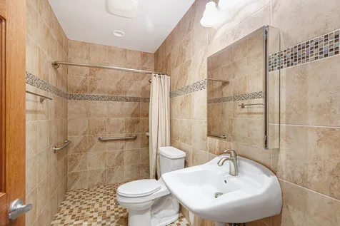 2665 Crestwood Lane Riverwoods IL 60015