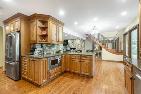 2665 Crestwood Lane Riverwoods IL 60015