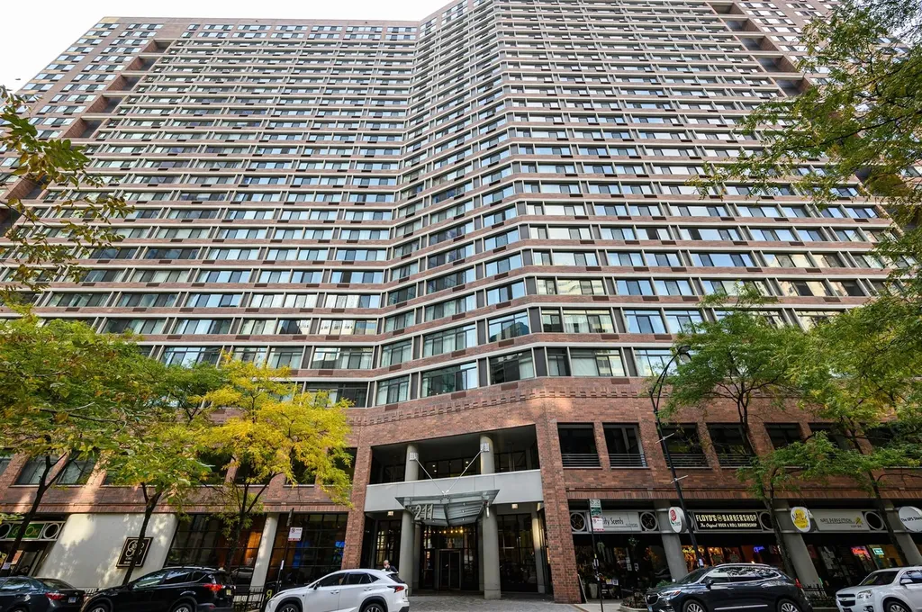 211 East Ohio Street Chicago IL 60611