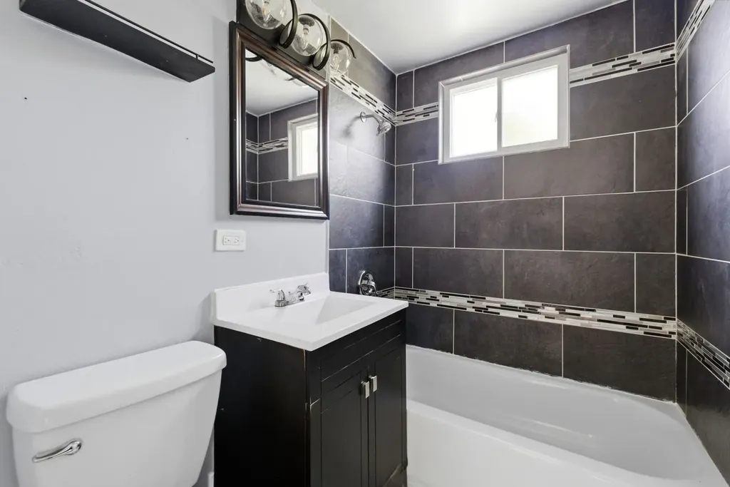 7836 South Kedvale Avenue Chicago IL 60652