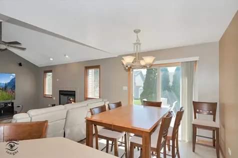1541 Mallards Cove Beecher IL 60401
