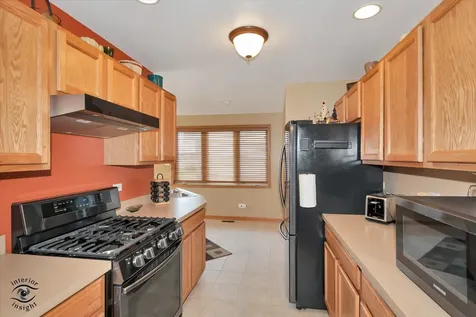 1541 Mallards Cove Beecher IL 60401