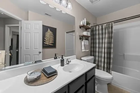 349 Bakers Court Lakemoor IL 60051