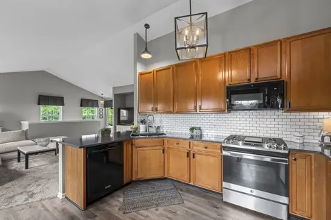 349 Bakers Court Lakemoor IL 60051