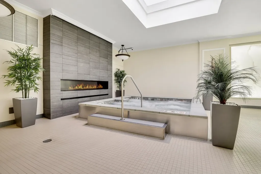 57 East Delaware Place Chicago IL 60611