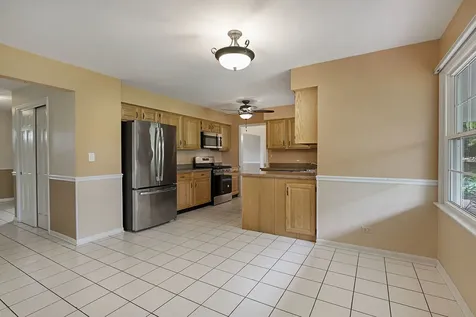 1963 Pinehurst Court Libertyville IL 60048