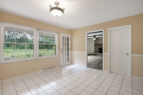 1963 Pinehurst Court Libertyville IL 60048