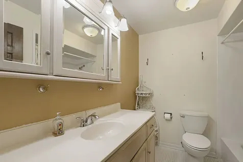 1963 Pinehurst Court Libertyville IL 60048