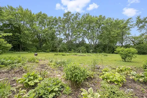 1963 Pinehurst Court Libertyville IL 60048