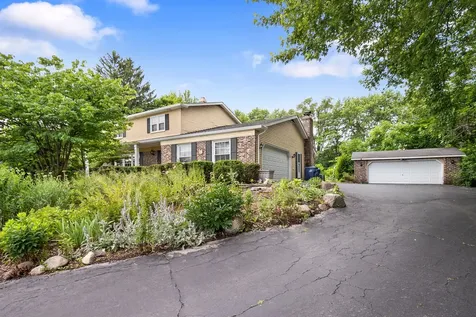 1963 Pinehurst Court Libertyville IL 60048