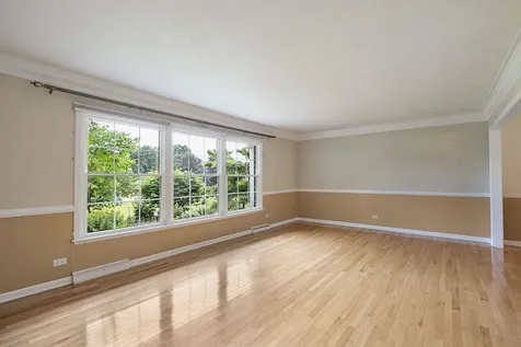 1963 Pinehurst Court Libertyville IL 60048