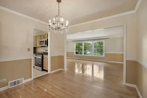 1963 Pinehurst Court Libertyville IL 60048
