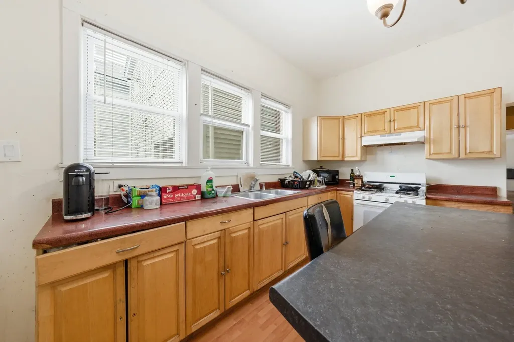 2643 South Hillock Avenue Chicago IL 60608