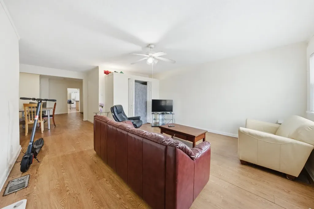 2643 South Hillock Avenue Chicago IL 60608