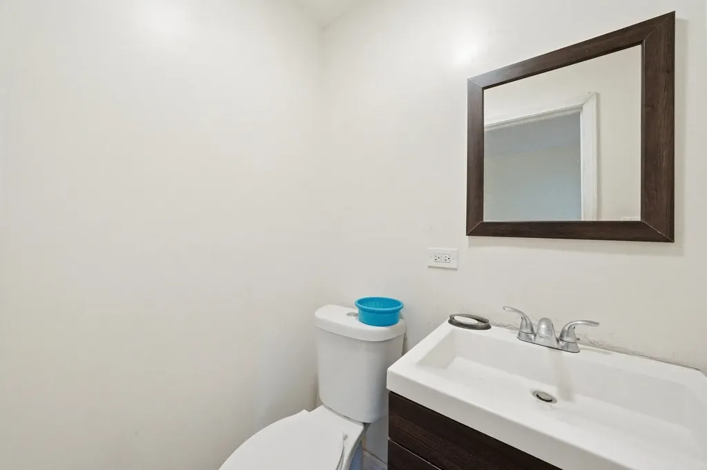 2643 South Hillock Avenue Chicago IL 60608