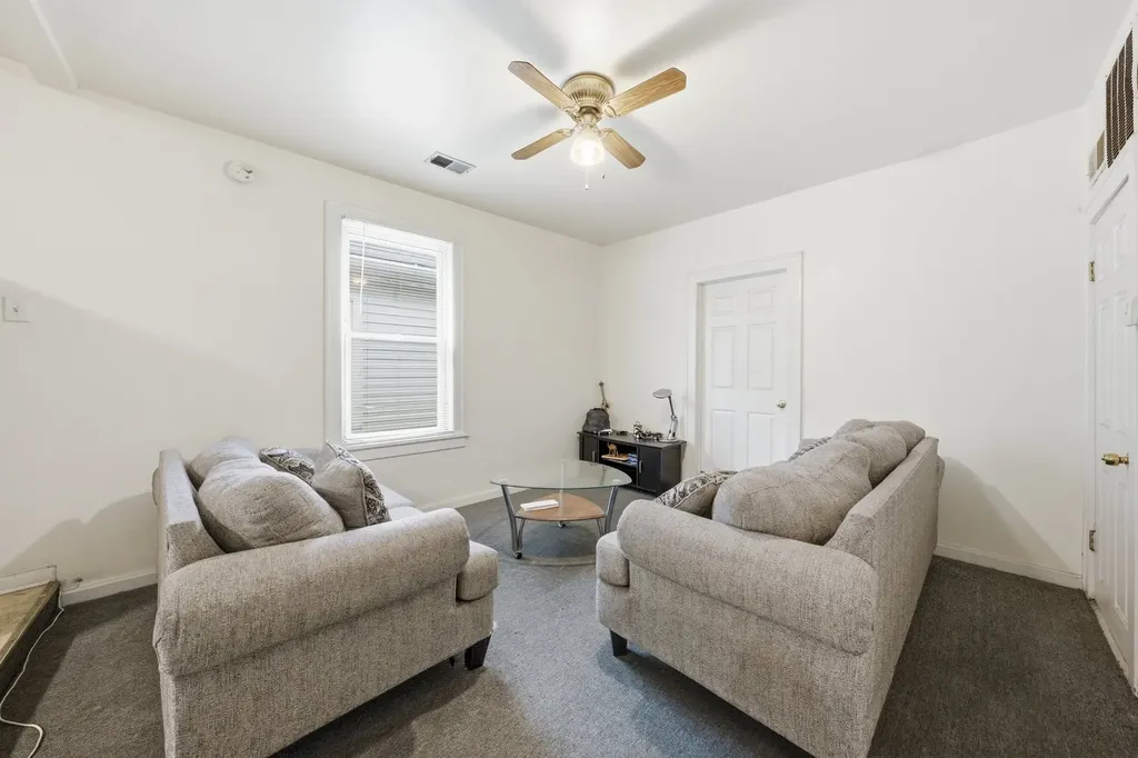 2643 South Hillock Avenue Chicago IL 60608