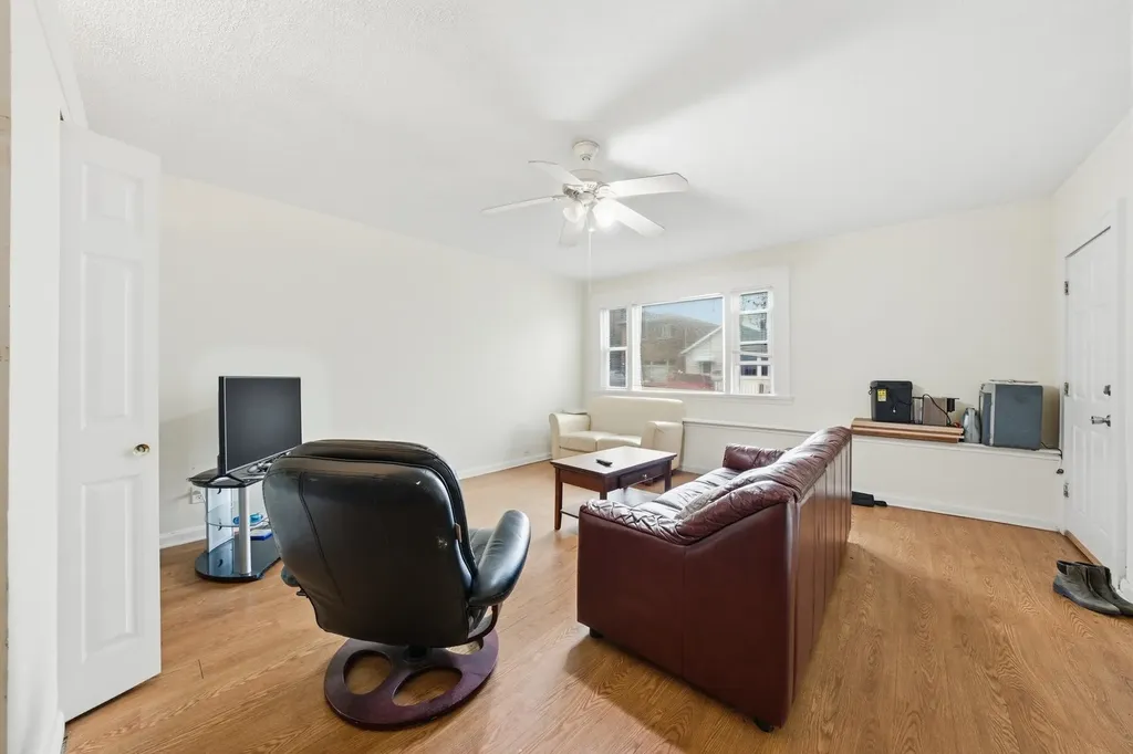 2643 South Hillock Avenue Chicago IL 60608