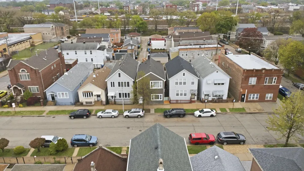 2643 South Hillock Avenue Chicago IL 60608