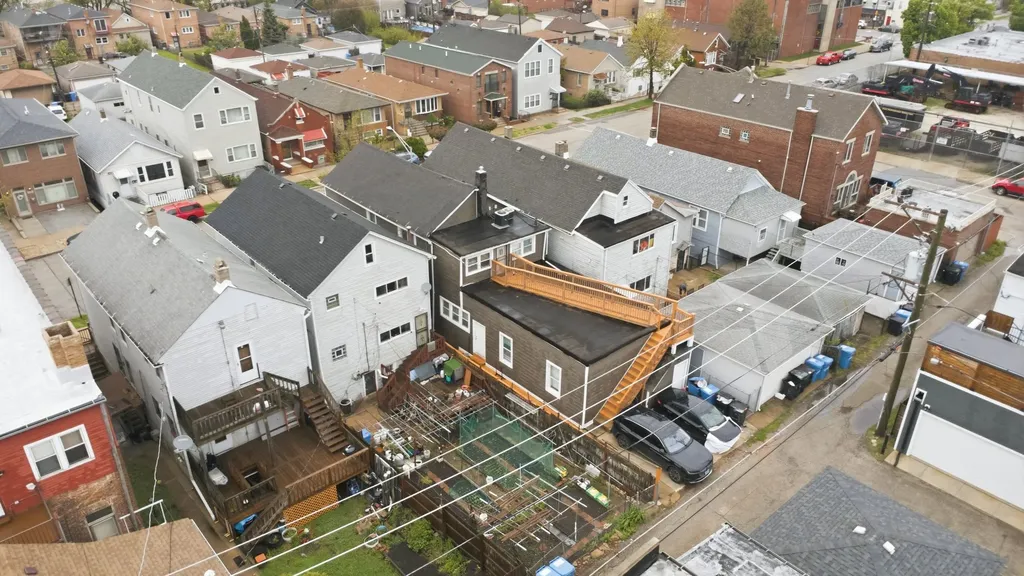 2643 South Hillock Avenue Chicago IL 60608
