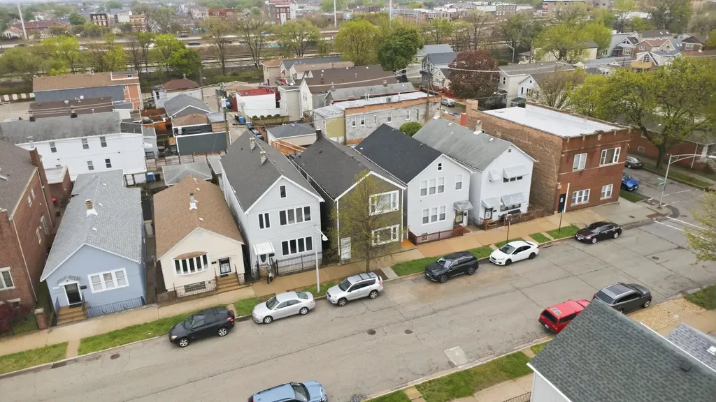 2643 South Hillock Avenue Chicago IL 60608