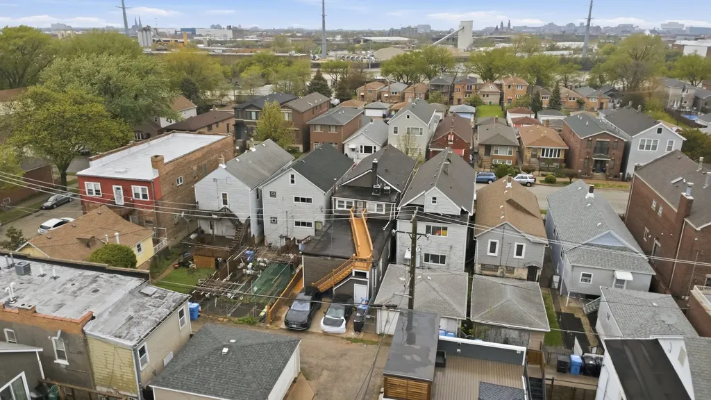 2643 South Hillock Avenue Chicago IL 60608