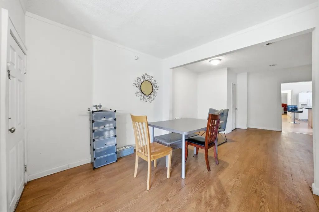 2643 South Hillock Avenue Chicago IL 60608