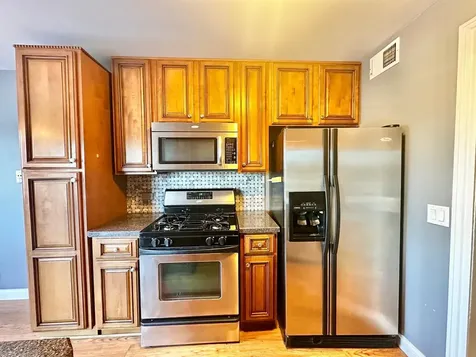 575 Greystone Lane Wheeling IL 60090