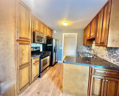 575 Greystone Lane Wheeling IL 60090