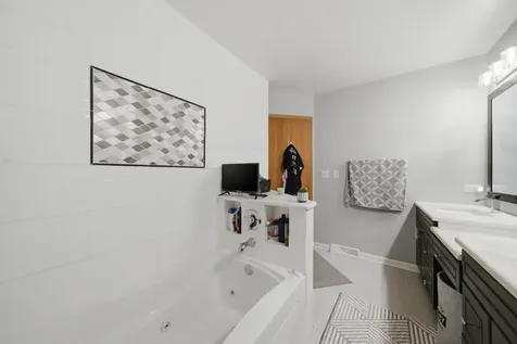 1661 Carmel Court Hoffman Estates IL 60169