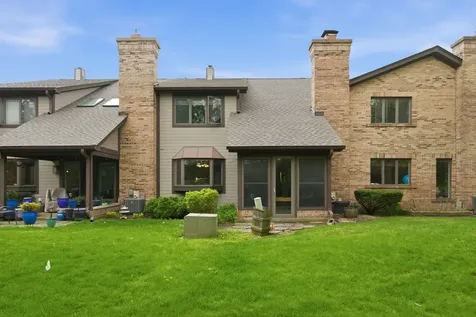 1661 Carmel Court Hoffman Estates IL 60169